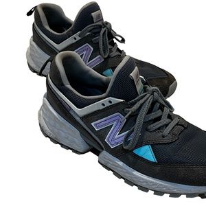 WOMENS NEW BALANCE SNEAKER